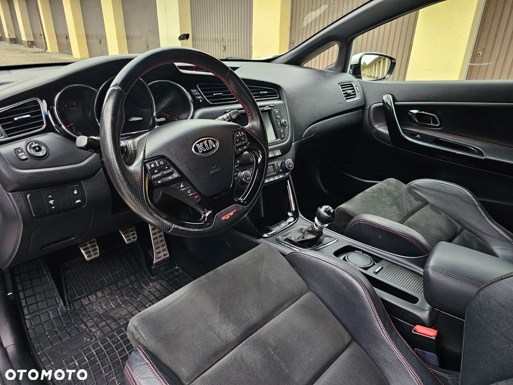 Kia Ceed 1.6 T-GDI GT-Track - 14