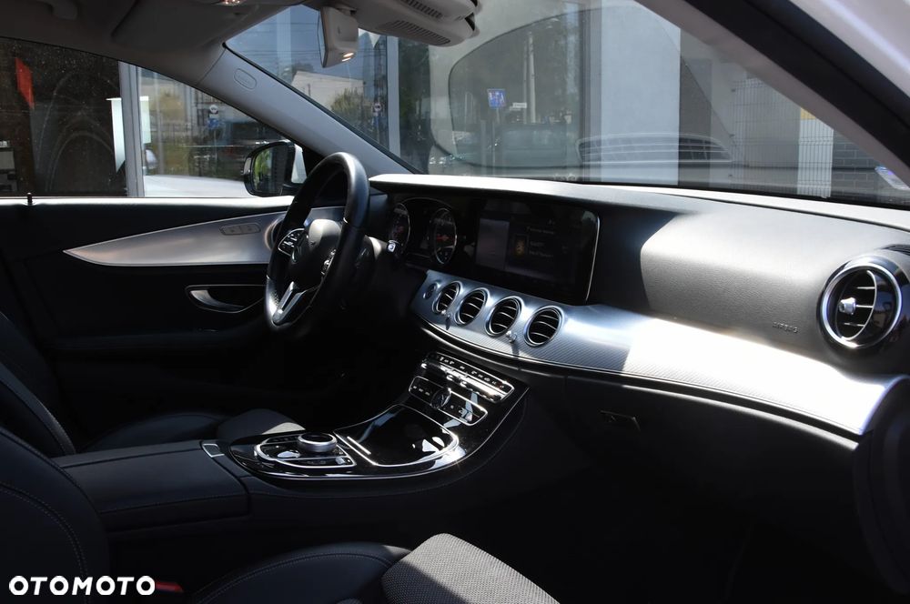Mercedes-Benz Klasa E 220 d 4Matic All-Terrain 9G-TRONIC Avantgarde - 25