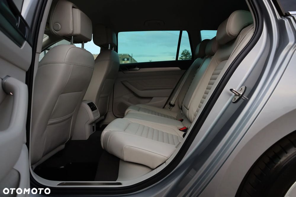 Volkswagen Passat 2.0 TSI 4Mot Elegance DSG - 22