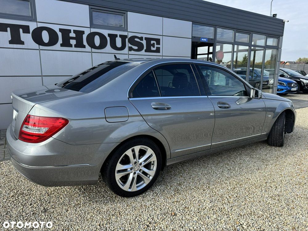 Mercedes-Benz Klasa C 180 BlueEFFICIENCY Avantgarde - 3