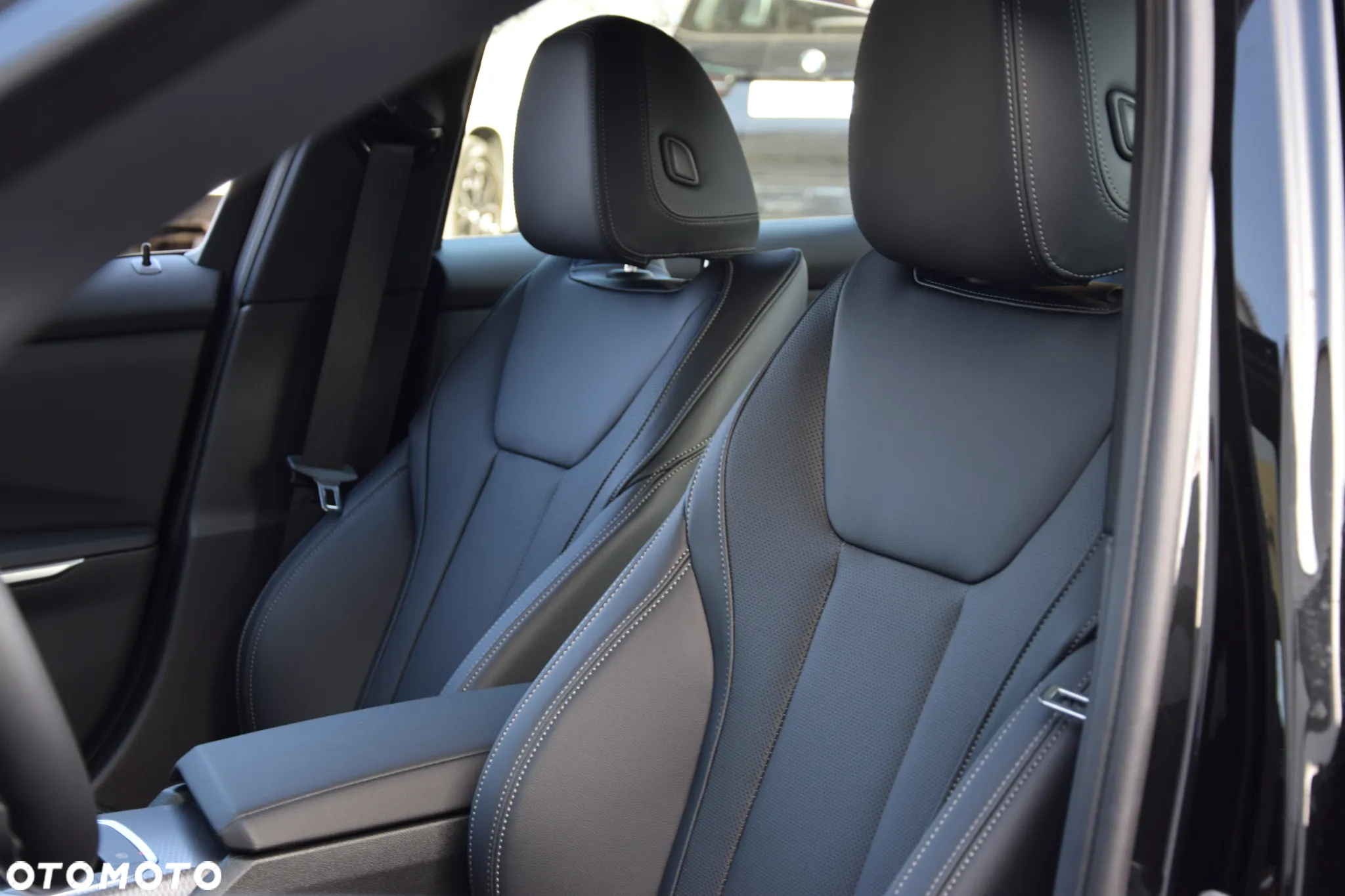 BMW Seria 3 320i M Sport - 9