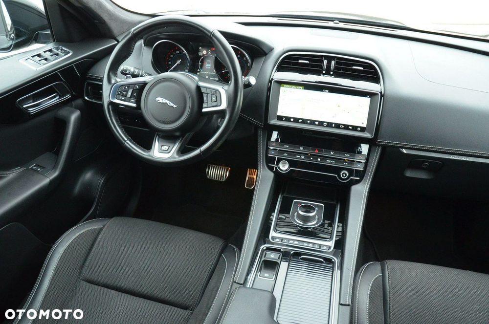 Jaguar F-Pace 2.0 i4P AWD R-Sport - 19