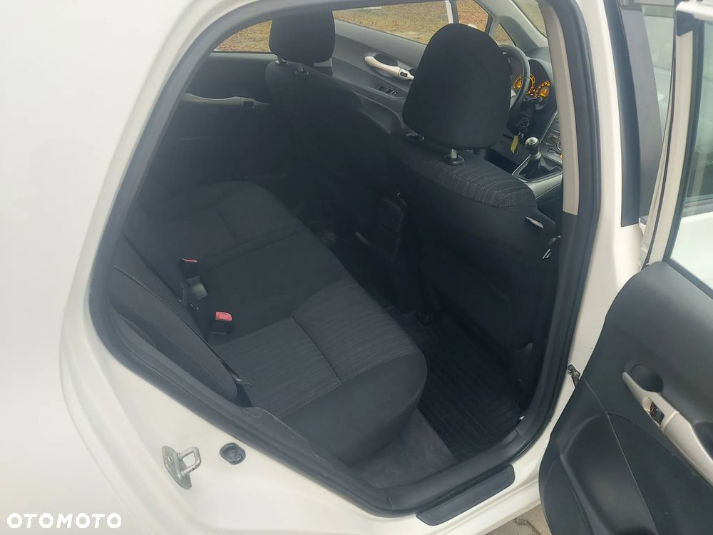 Toyota Auris 1.6 VVT-i Executive - 12