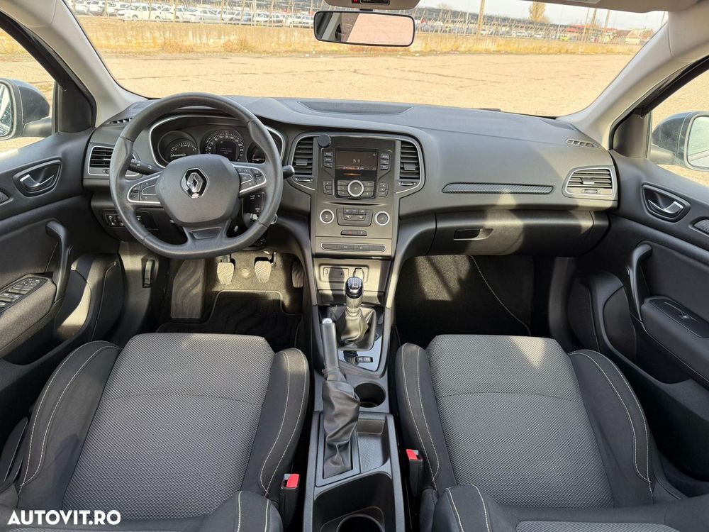 Renault Megane TCE GPF Zen - 24