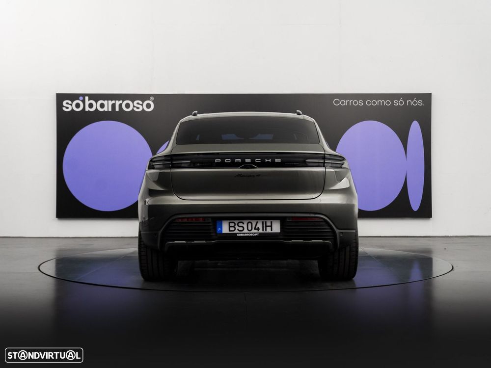 Porsche Macan Electric 4 - 5