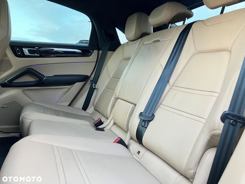 Porsche Cayenne - 24
