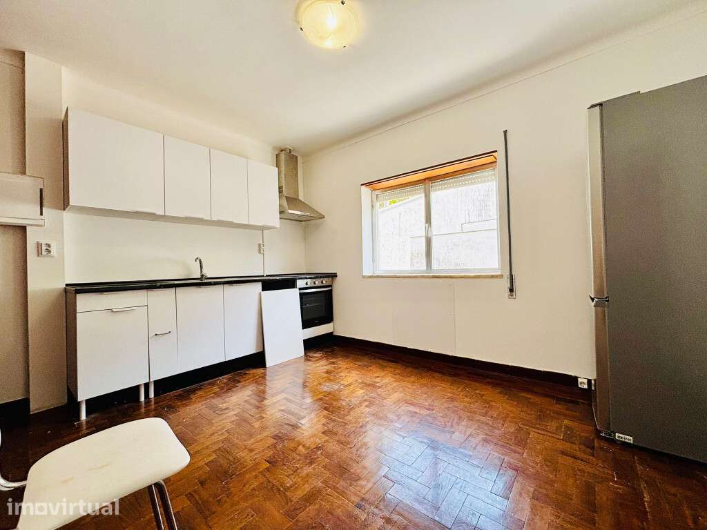 Apartamento T3 com garagem em zona de Oliveira do Hospital - Grande imagem: 3/17