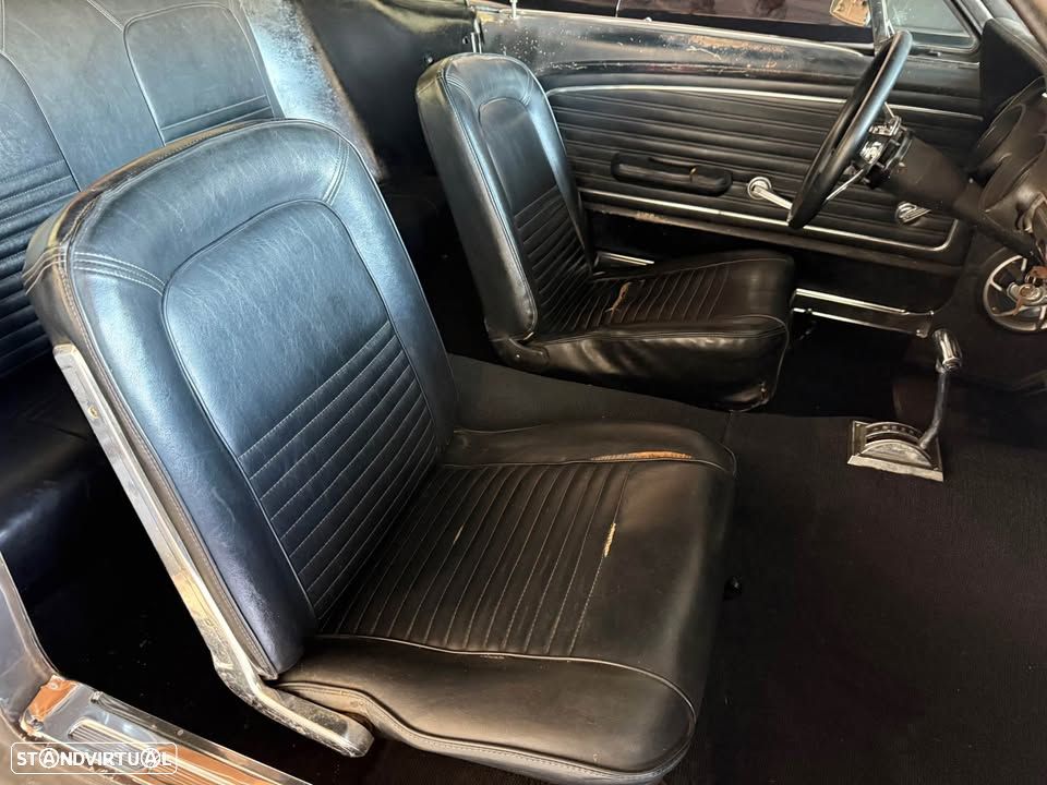 Ford Mustang - 4
