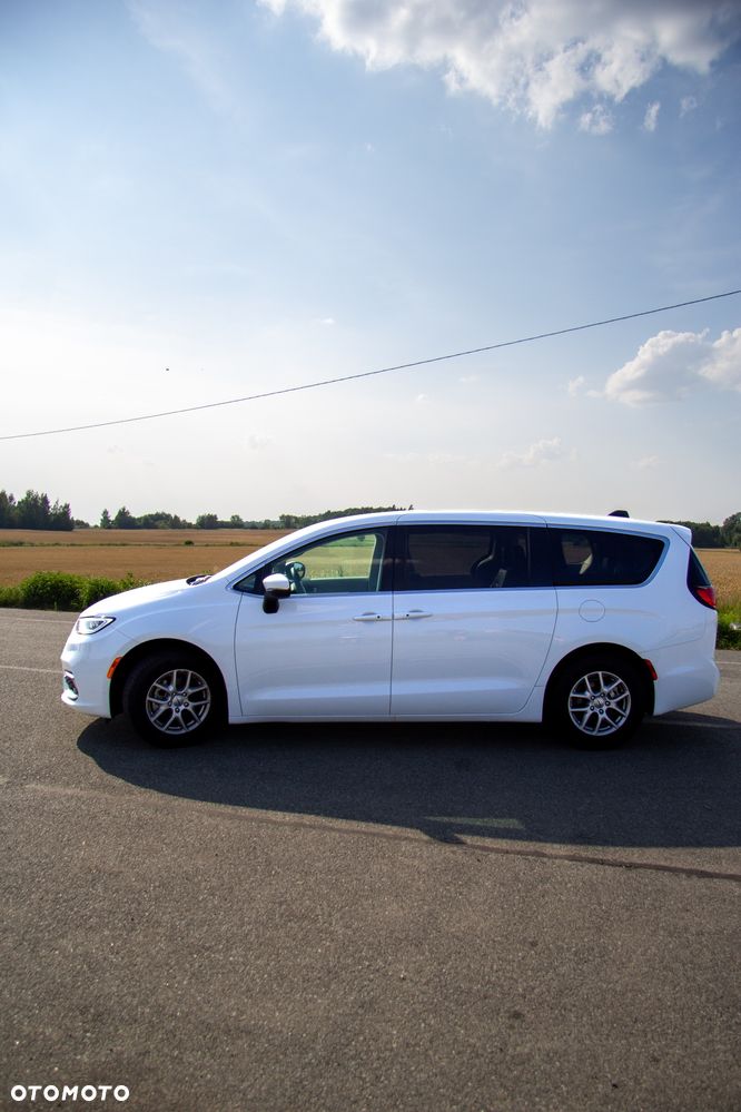 Chrysler Pacifica - 15