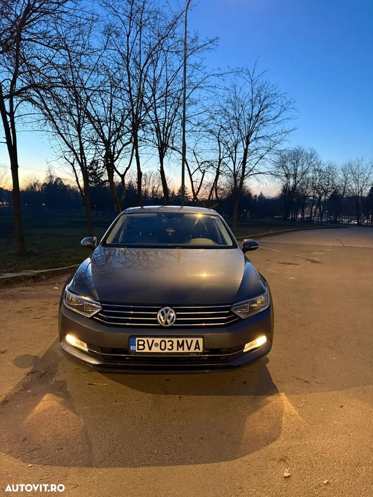 Volkswagen Passat 2.0 TDI Comfortline - 8