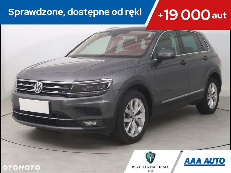 Volkswagen Tiguan - 1