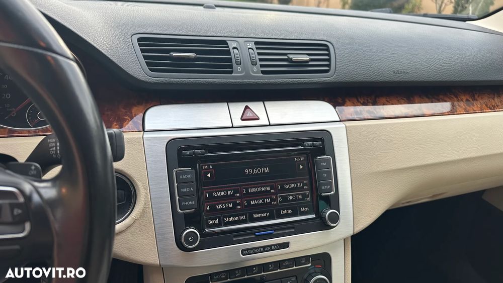Volkswagen Passat CC - 11