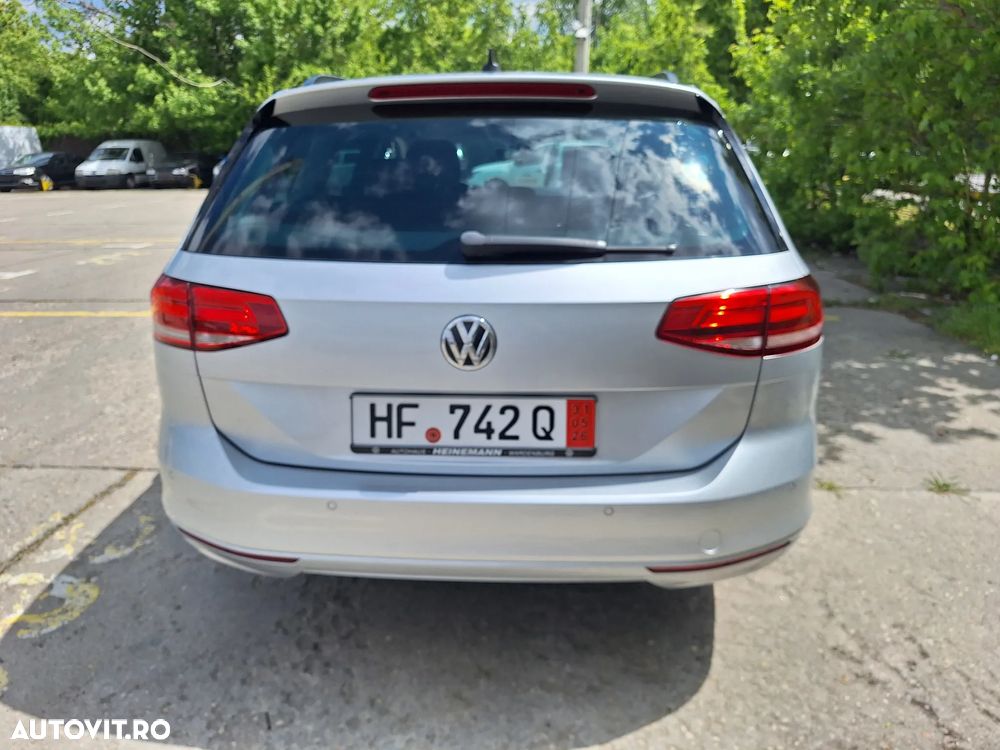 Volkswagen Passat 2.0 TDI (BlueMotion Technology) Highline - 13