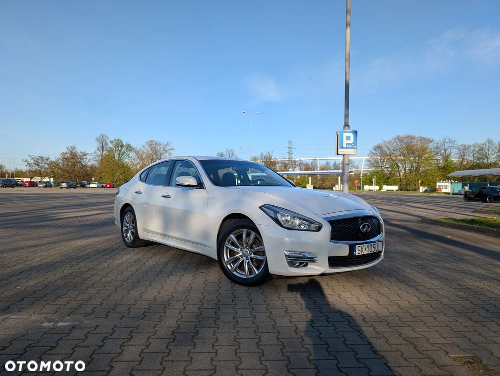 Infiniti Q70 - 5