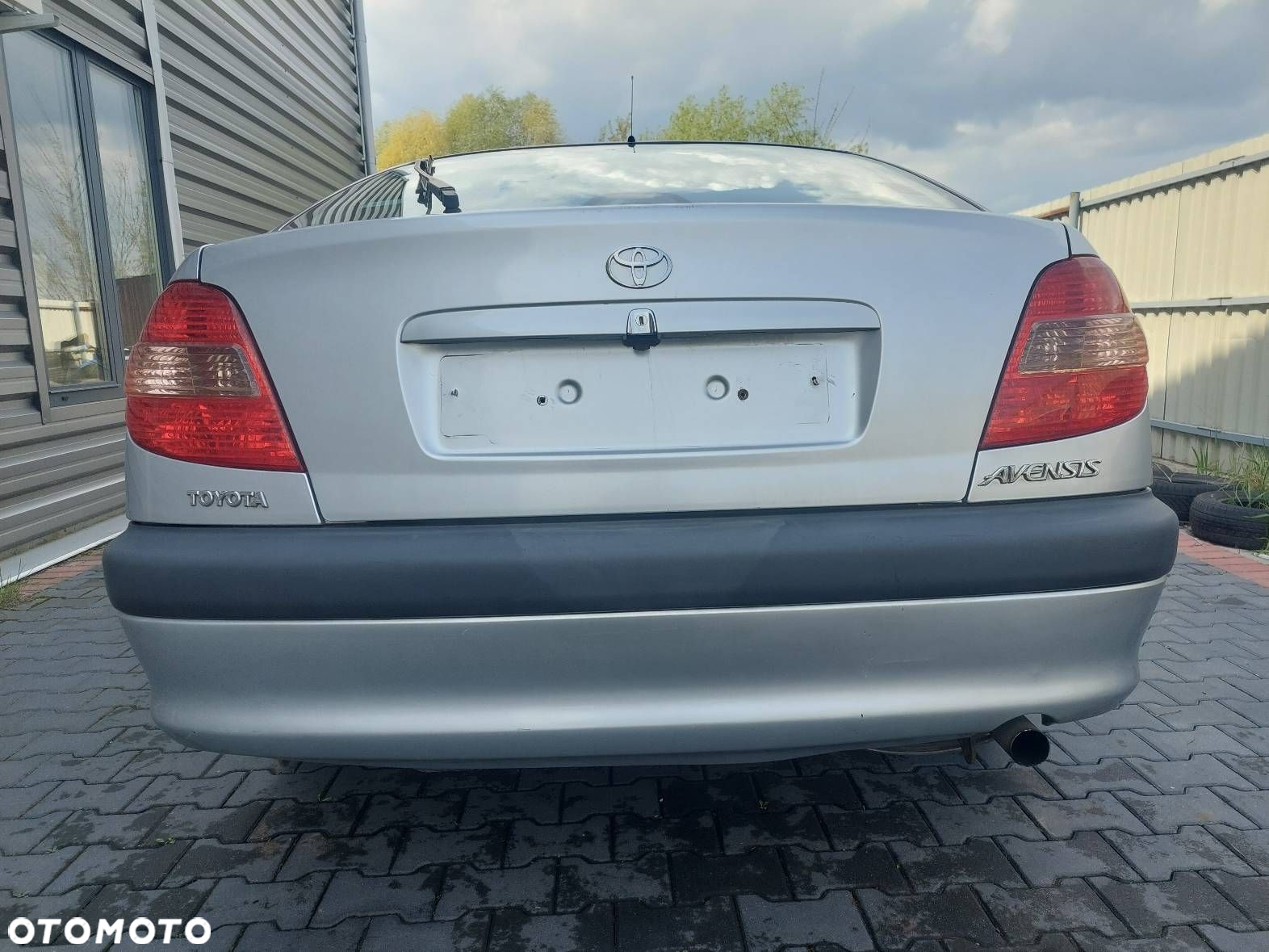 KOMPLETNY TYŁ TOYOTA AVENSIS T22 LIFT - 2