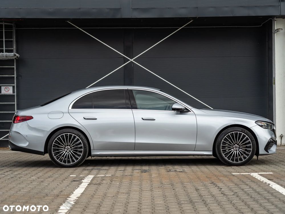 Mercedes-Benz Klasa E 300e 4Matic 9G-TRONIC AMG Line NIGHT Edition - 4