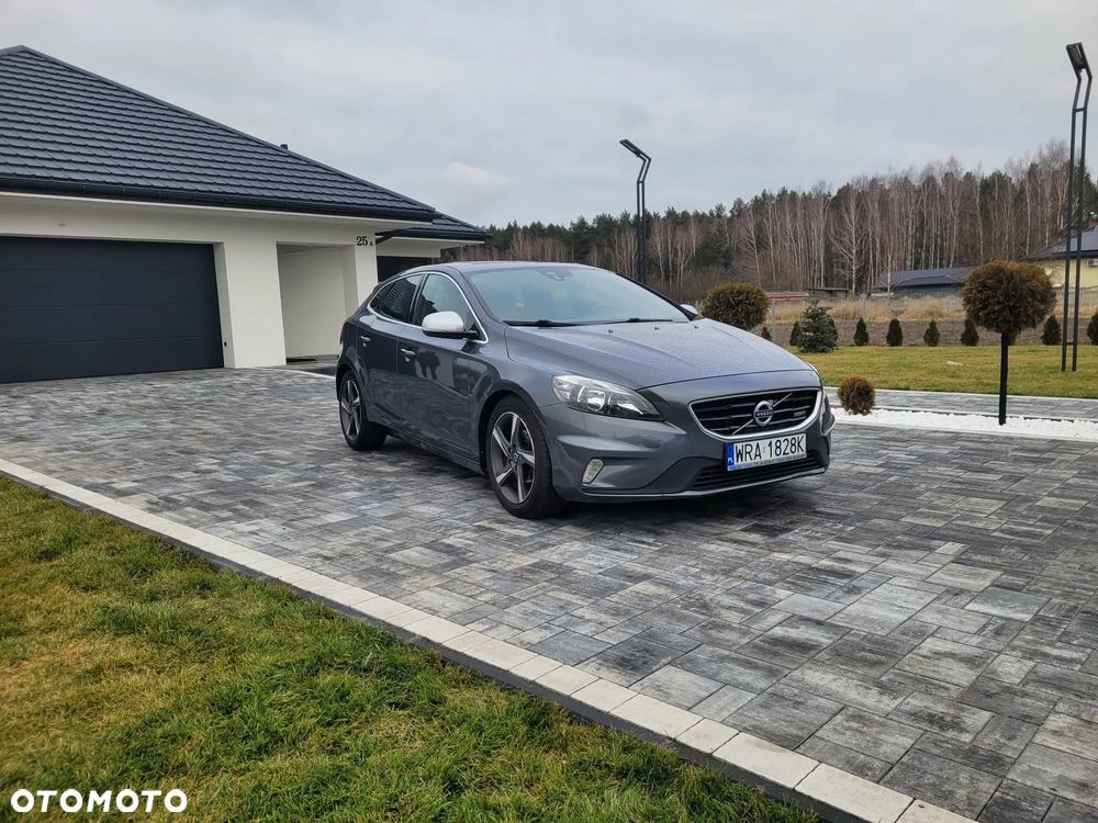Volvo V40 D2 R Design - 8