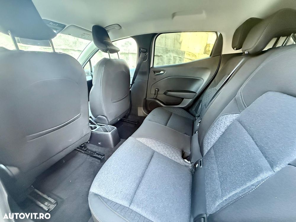 Renault Clio V E-Tech 145 Evolution - 8