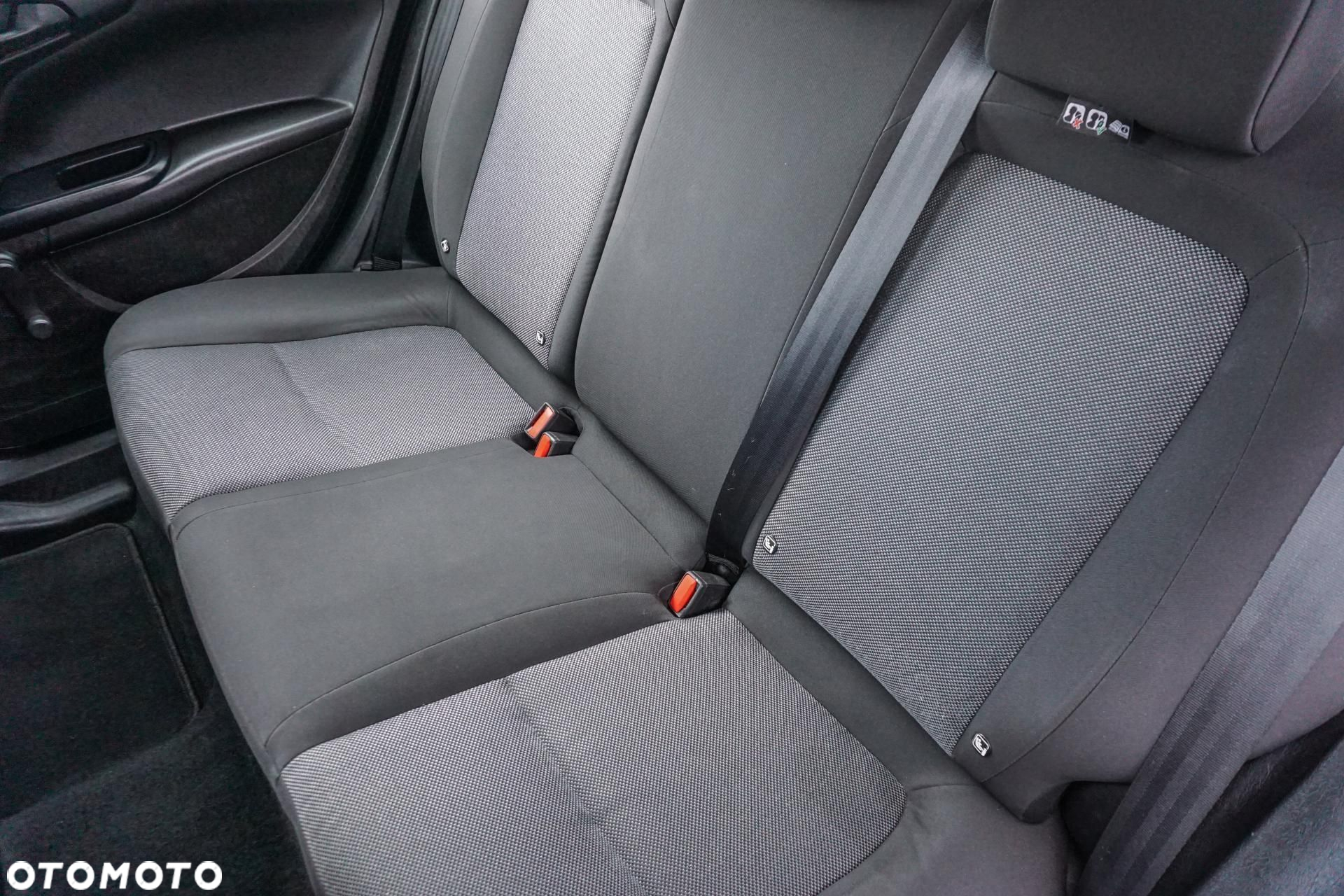 Fiat Tipo - 12