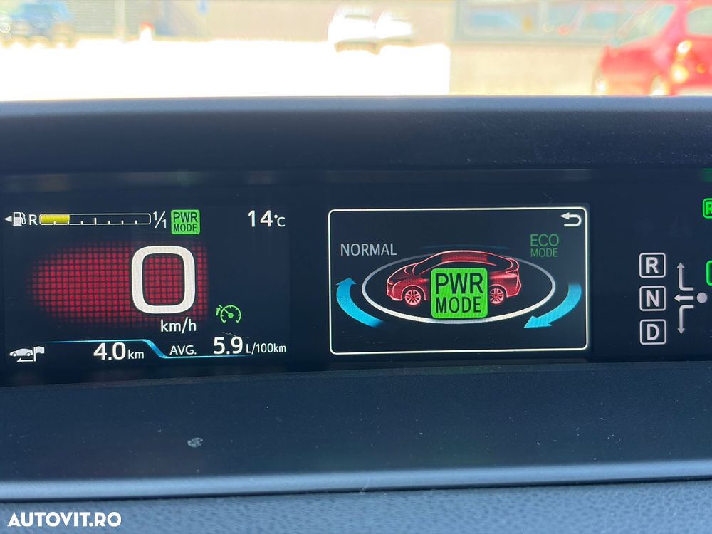 Toyota Prius (Hybrid) Executive - 12