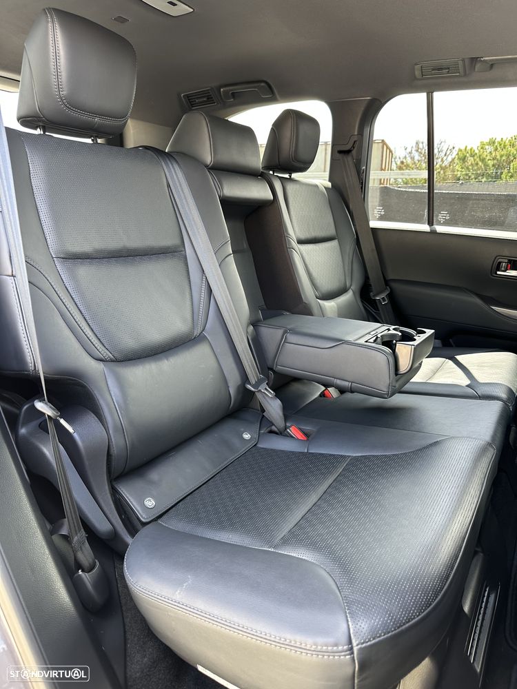 Toyota Land Cruiser 300 70th Anniversary - 39