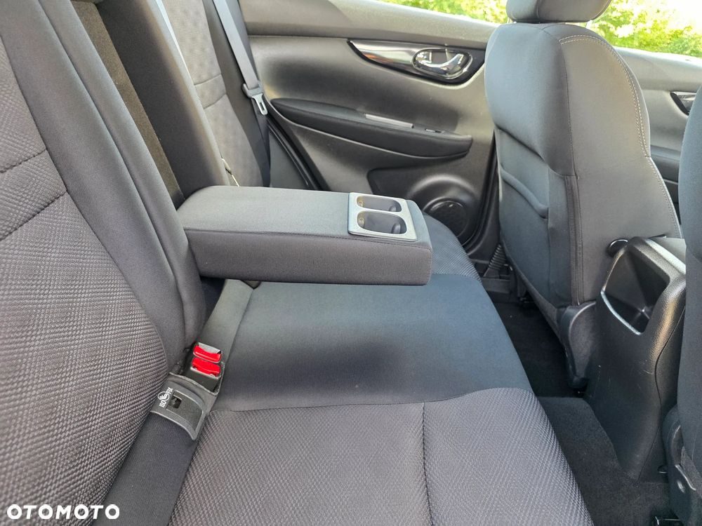 Nissan Qashqai 1.6 DIG-T N-Connecta - 27