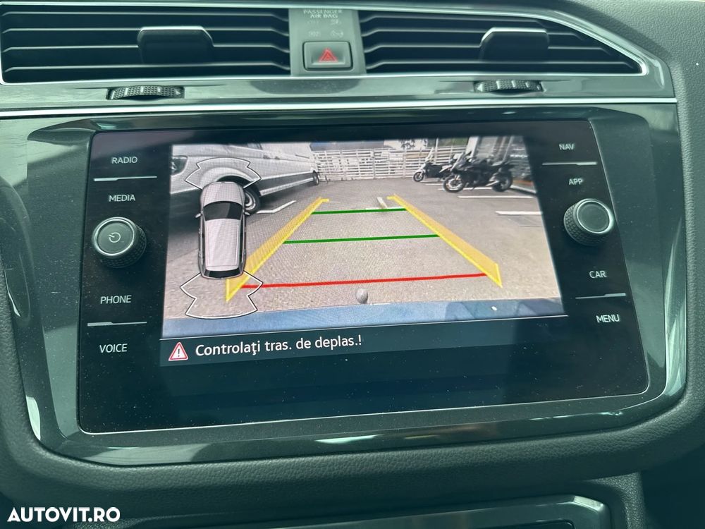 Volkswagen Tiguan 2.0 TDI 4Mot DSG Elegance - 23