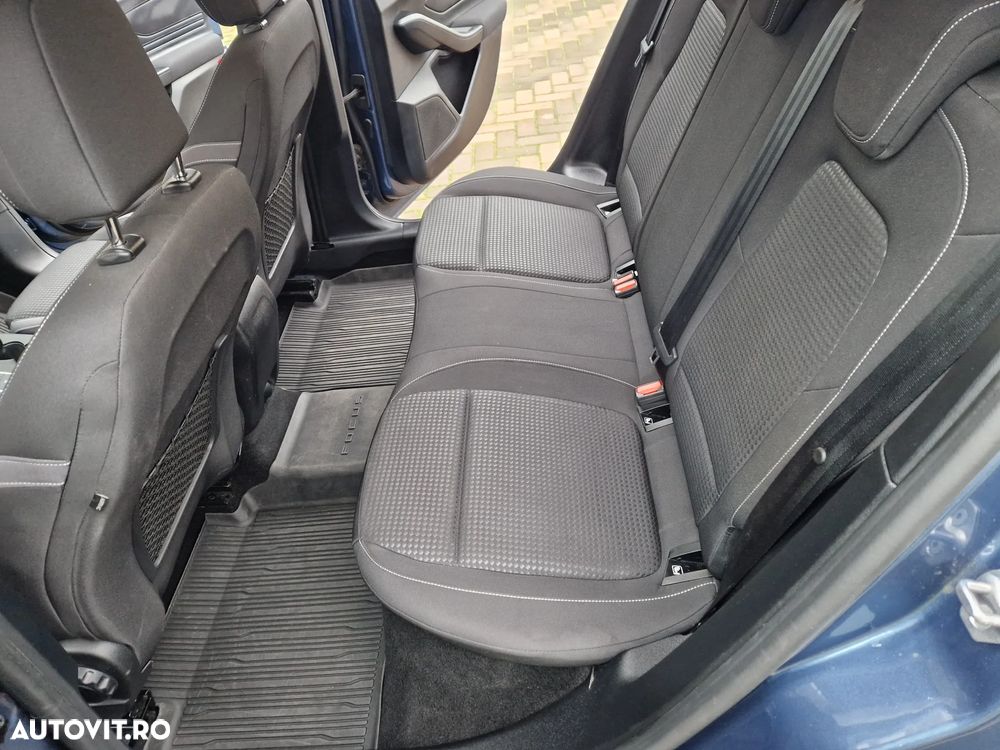 Ford Focus 1.0 EcoBoost Titanium Business - 17