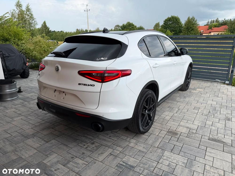 Alfa Romeo Stelvio 2.0 Turbo TI Q4 - 8