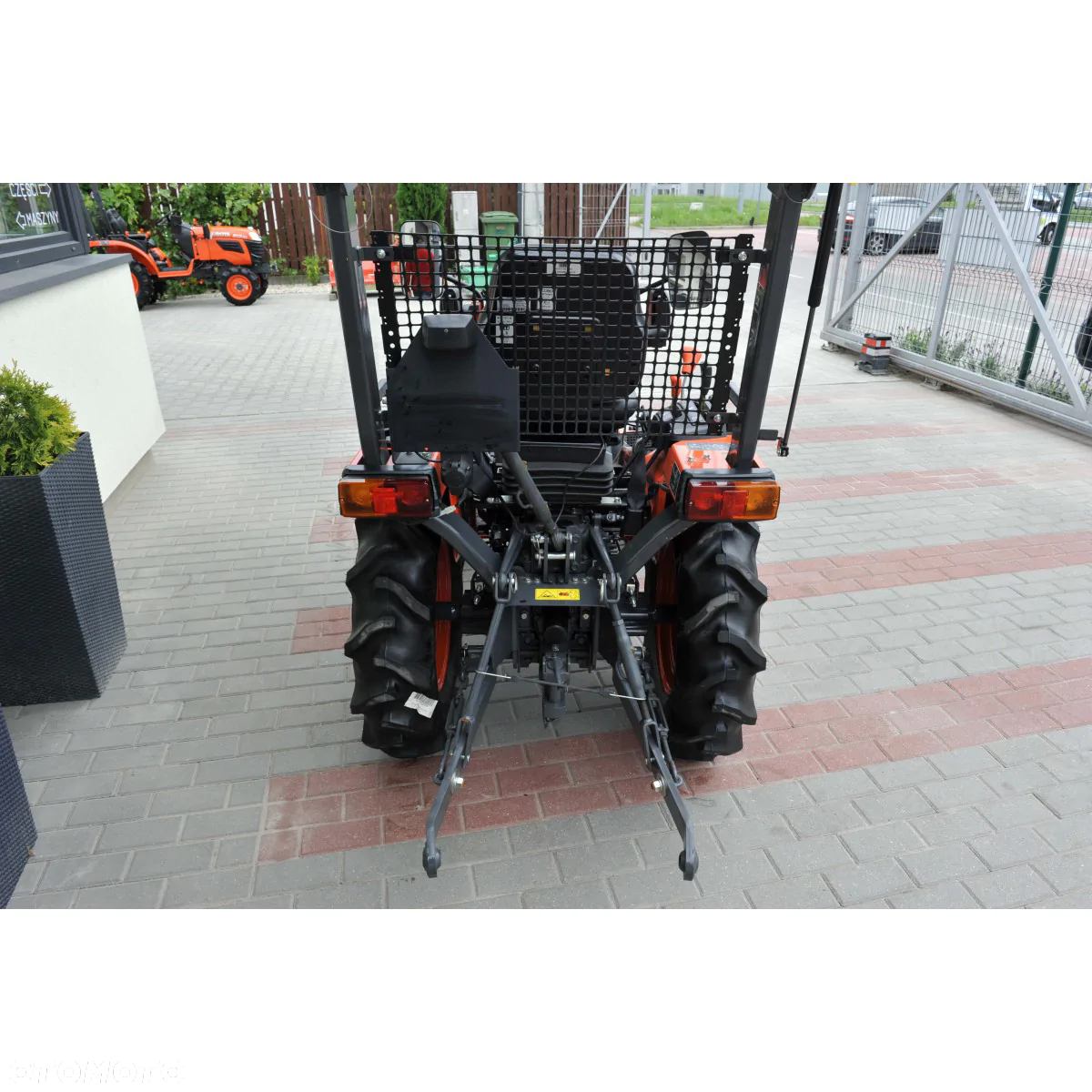 Kubota B1181 - 4x4 - 17KM - 9