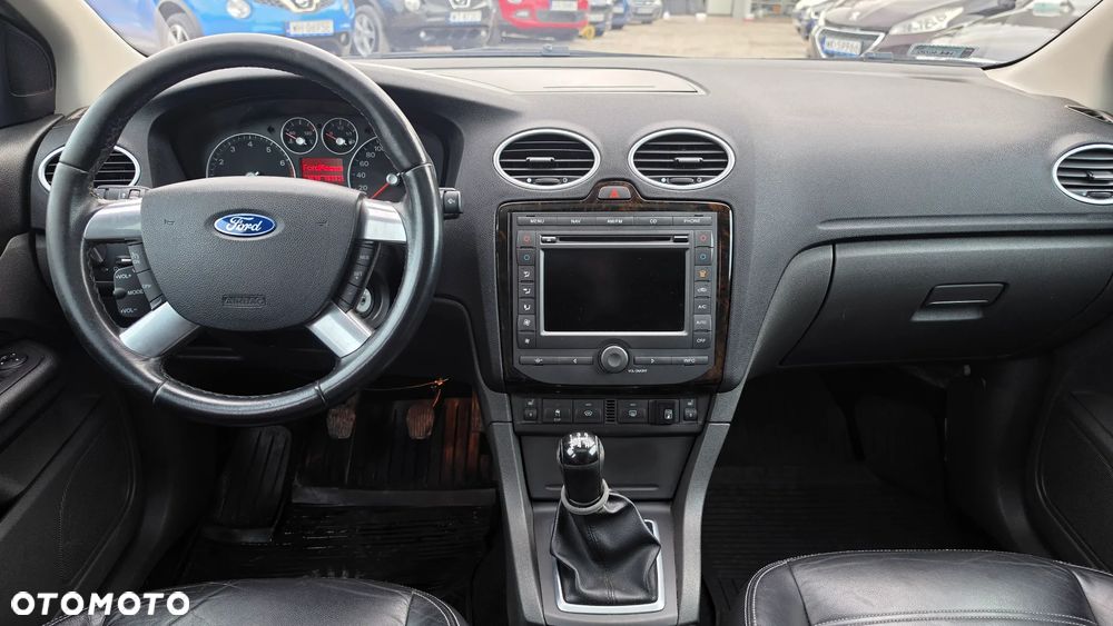 Ford Focus 1.6 Ghia - 14