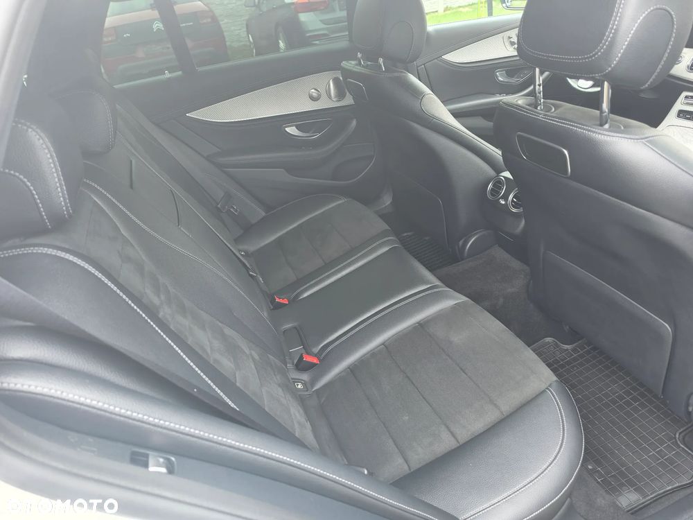 Mercedes-Benz Klasa E 400 d 4Matic 9G-TRONIC AMG Line - 23