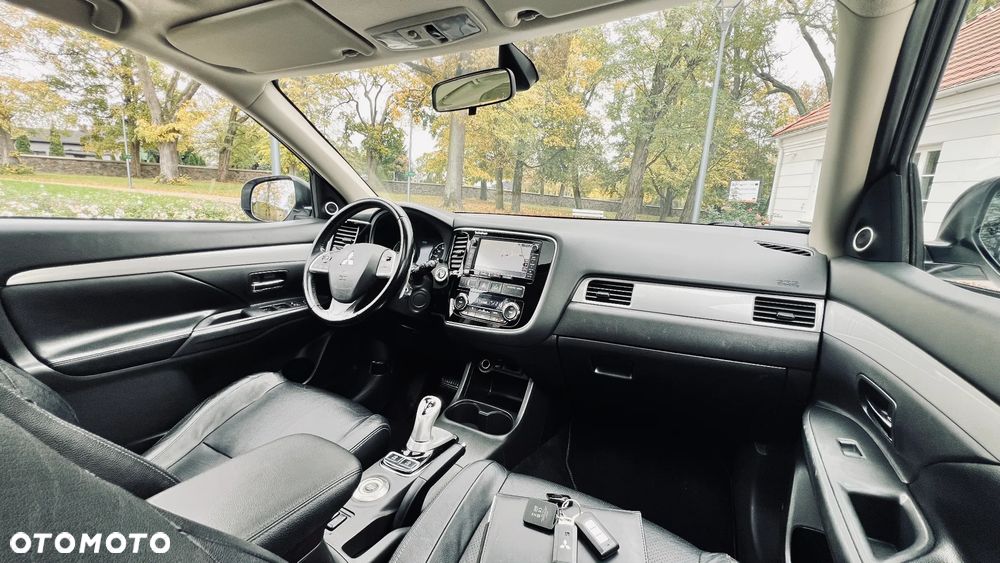 Mitsubishi Outlander - 29