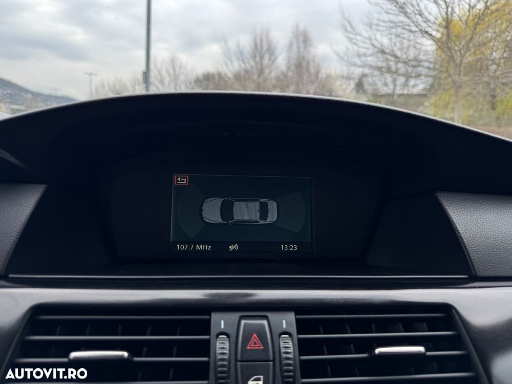 BMW Seria 5 525d Aut. - 11