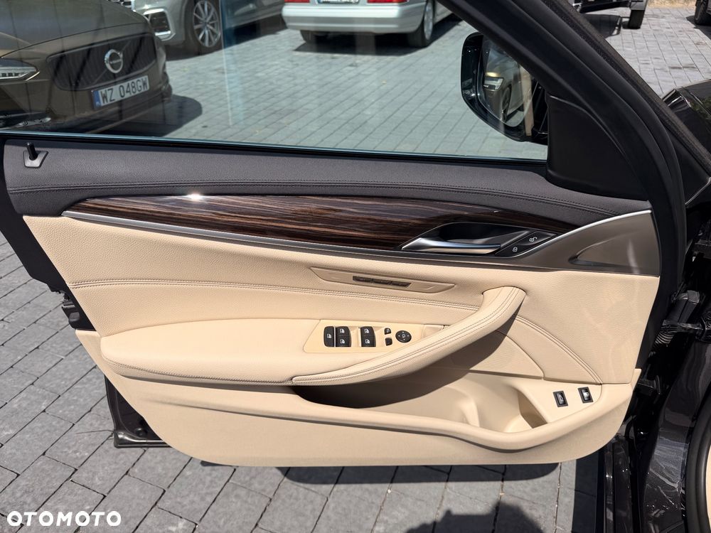 BMW Seria 5 530e iPerformance xDrive - 18