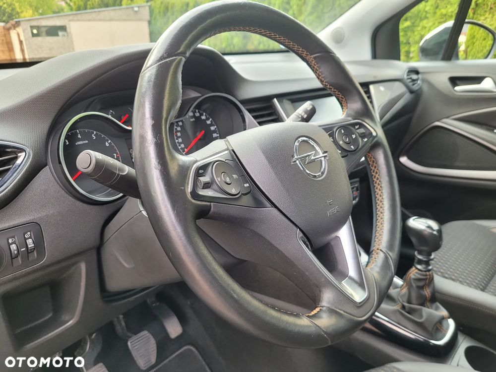 Opel Crossland X 1.2 T Design Line S&S - 18