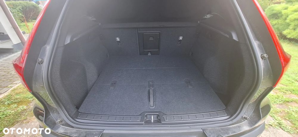 Volvo XC 40 T5 AWD Geartronic Momentum Pro - 12