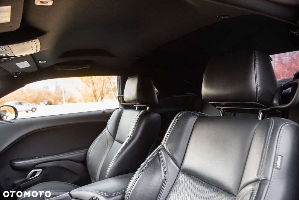 Dodge Challenger 6.4 Scat Pack - 19