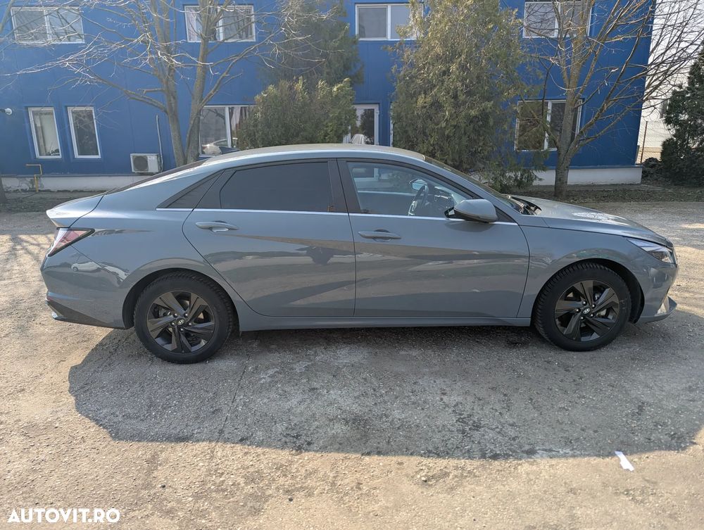 Hyundai Elantra 1.6 l 123 CP CVT Highway - 12