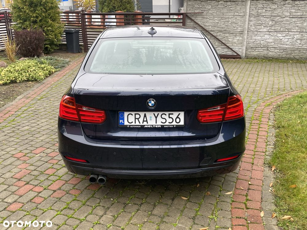 BMW Seria 3 328i Sport Line - 4