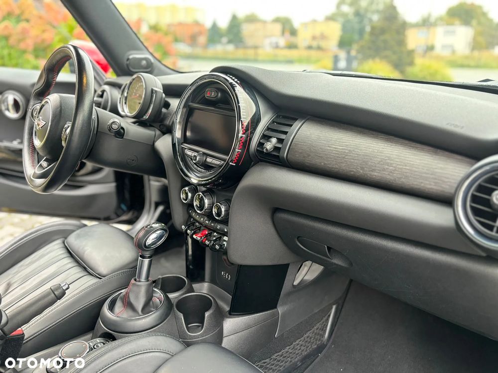 MINI John Cooper Works - 13