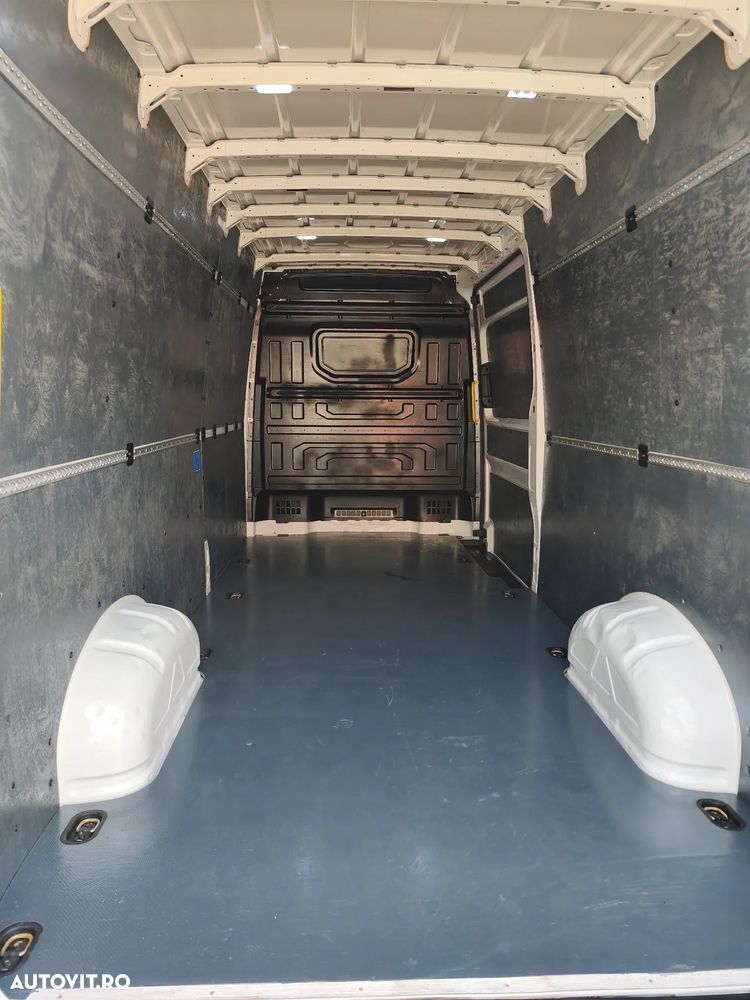 Volkswagen Crafter - 9