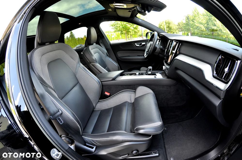 Volvo XC 60 B4 D AWD Geartronic RDesign - 27