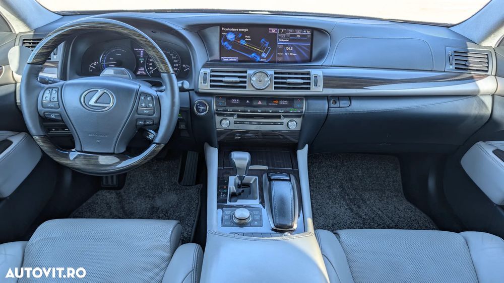 Lexus Seria LS - 16