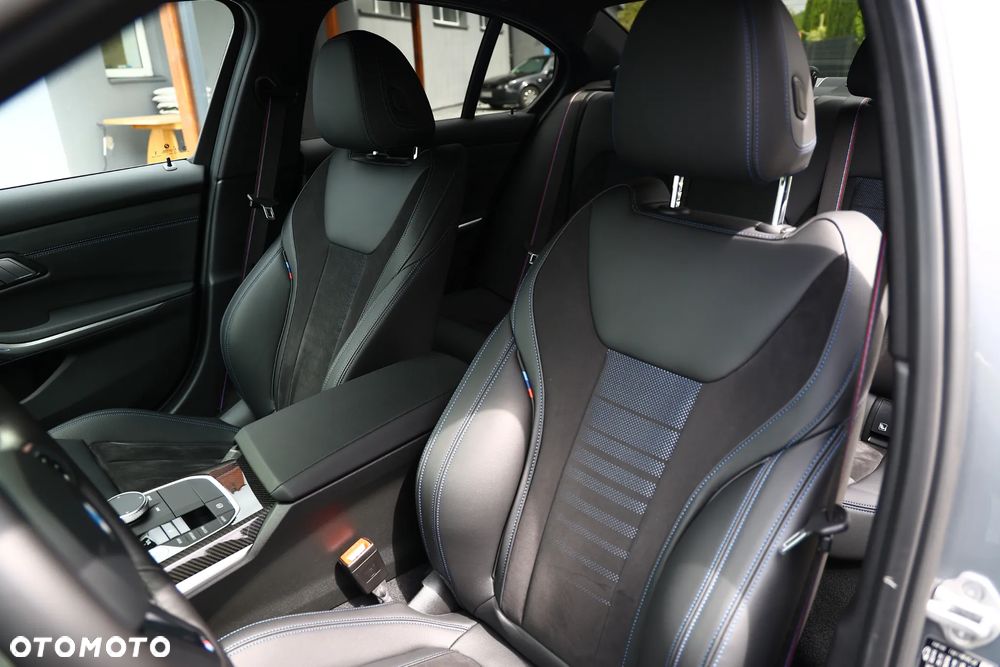 BMW Seria 3 330i xDrive M Sport - 21