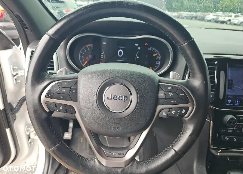 Jeep Grand Cherokee - 8