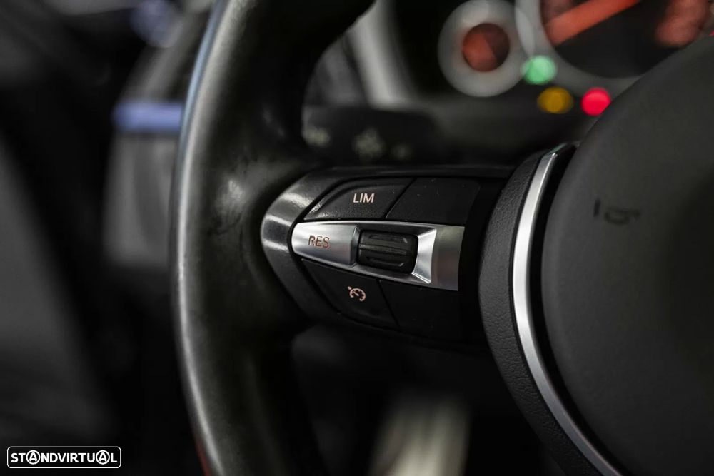 BMW 318 d Touring Aut. M Sport - 18