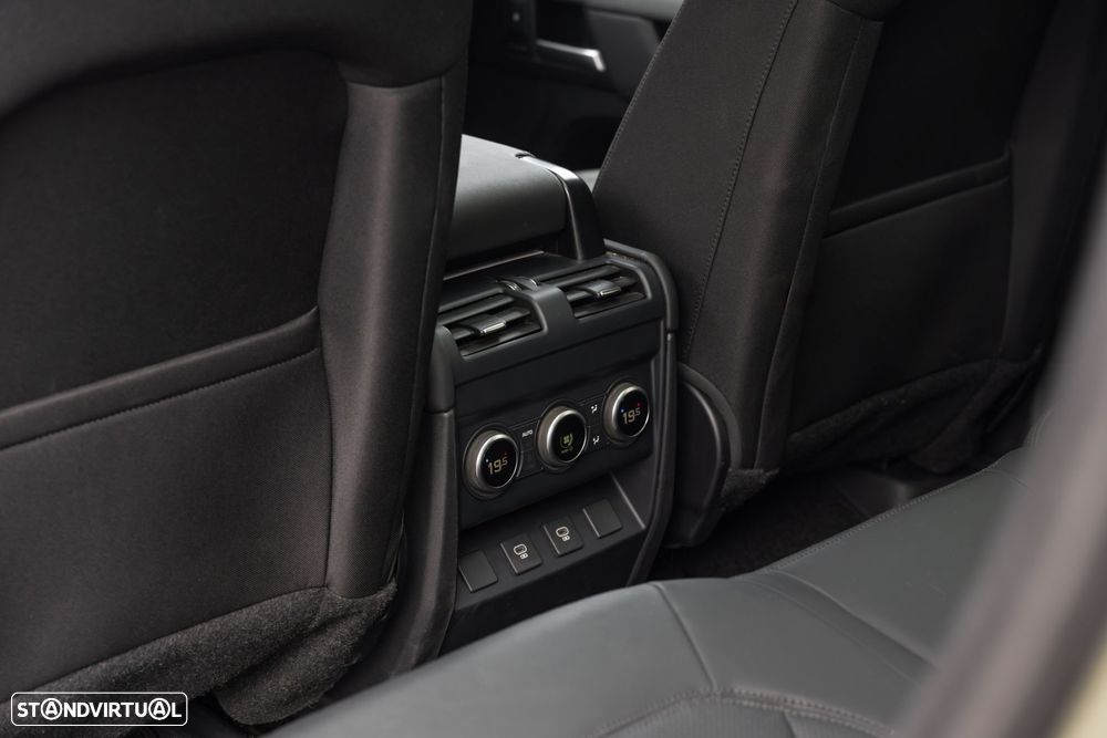 Land Rover Defender 3.0 D250 130 AWD X-Dynamic HSE - 28