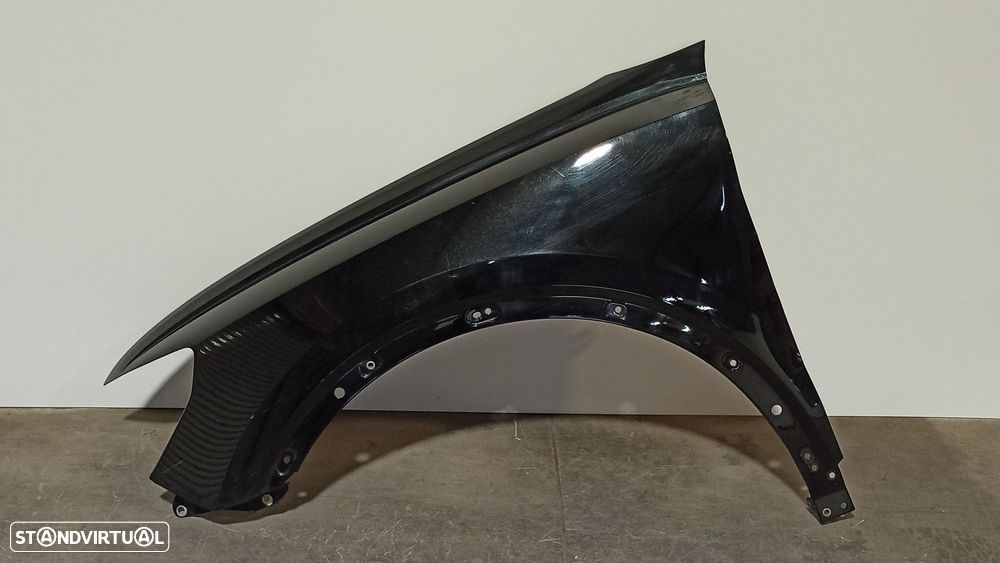 GUARDA-LAMAS FRENTE ESQUERDO AUDI Q3 - 1