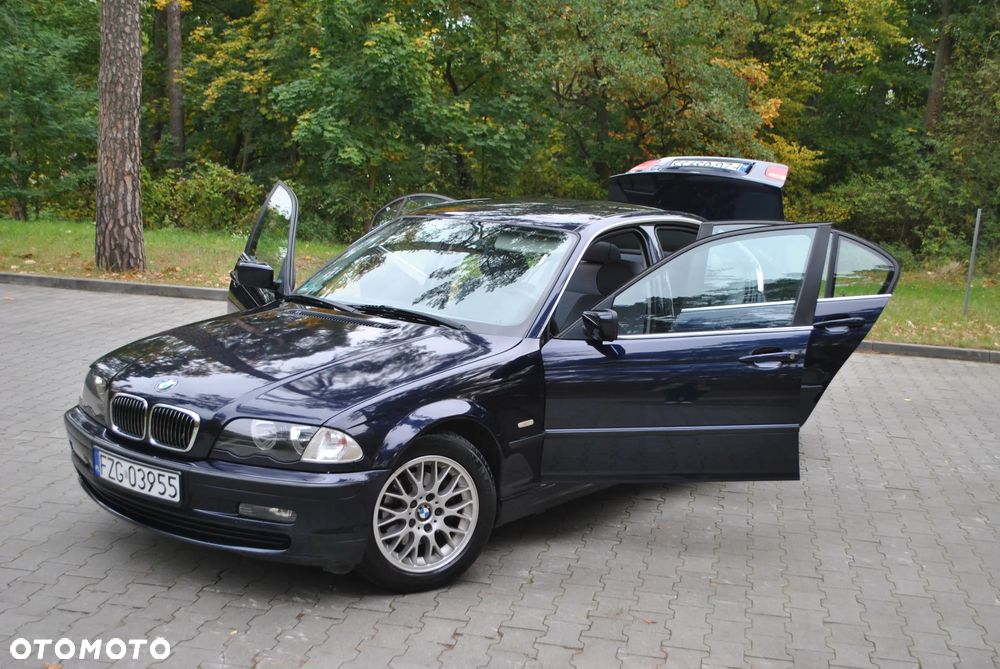 BMW Seria 3 320i - 11